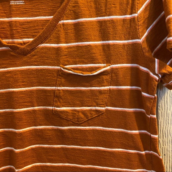 Universal Thread V-Neck - Picture 3 of 4